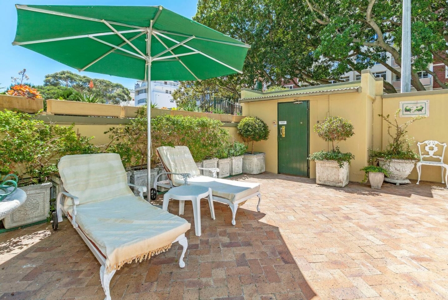 To Let 1 Bedroom Property for Rent in Sea Point Western Cape